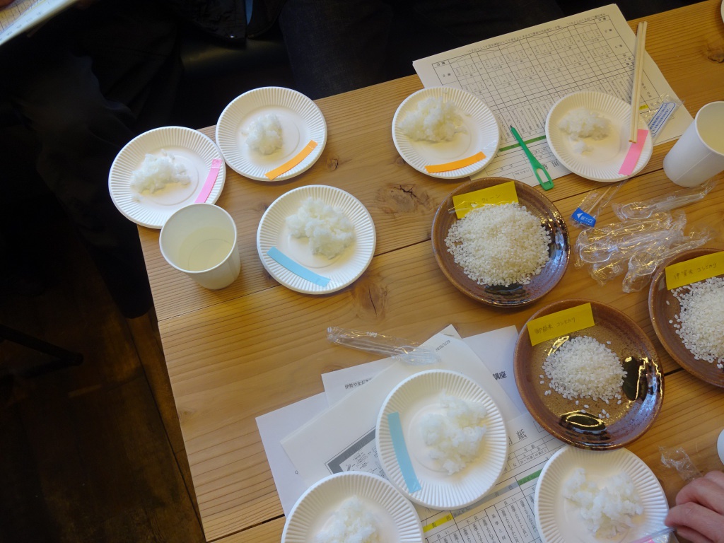 御饌丼の会プロデュース　伊勢やまだ大学特別講座 「利き米」で三重の米のブランド米を食べ比べ講座が開催されました！　写真4