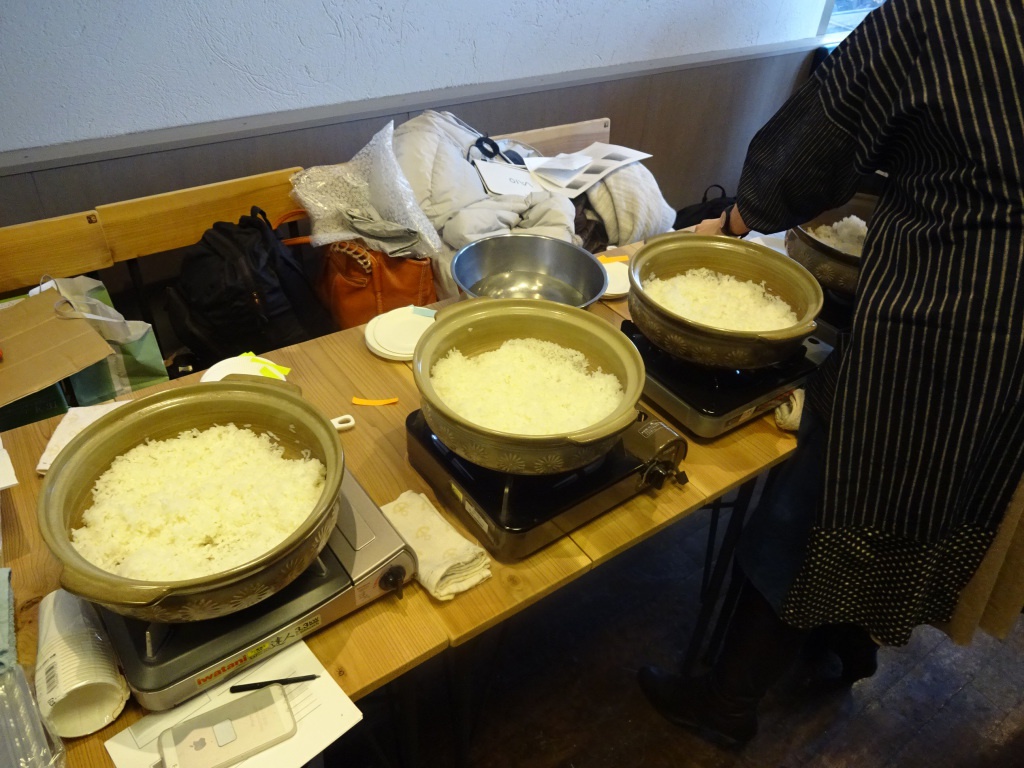 御饌丼の会プロデュース　伊勢やまだ大学特別講座 「利き米」で三重の米のブランド米を食べ比べ講座が開催されました！　写真2