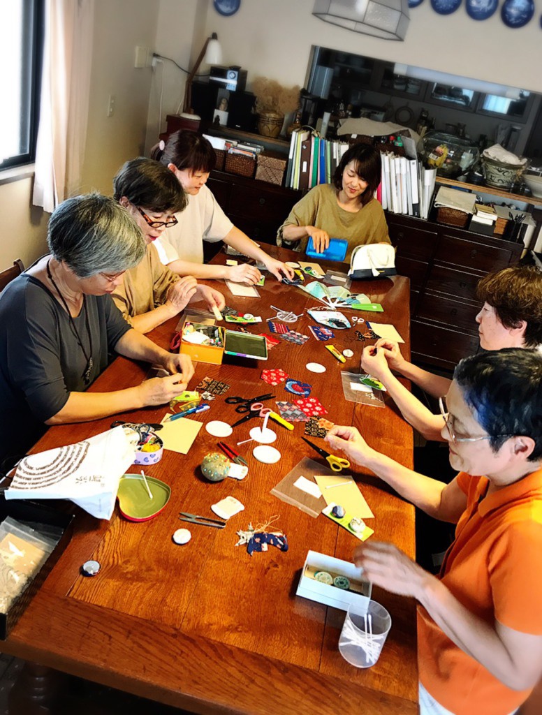 お店ゼミ「松阪木綿でタペストリーを作りましょう！」が開催されました。写真1